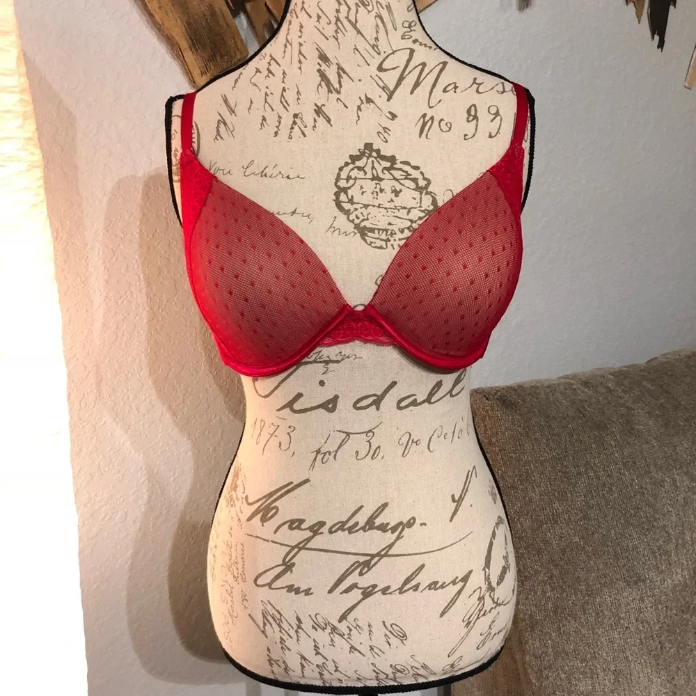 4[Maidenform] NWOT! Red lace bra